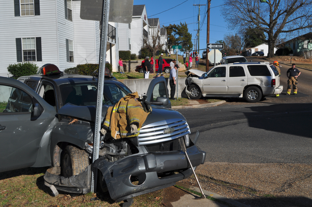 Monday afternoon crash leaves two with injuries