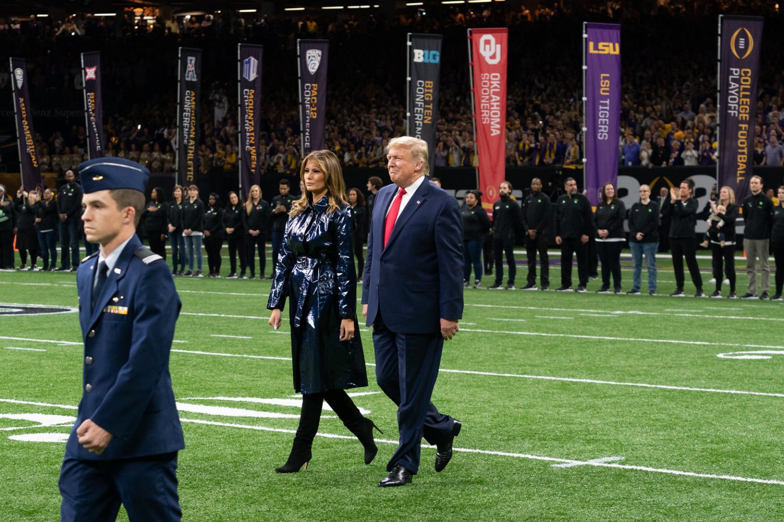 Trump Cheered Loudly At College Football Title Game | Minden Press-Herald