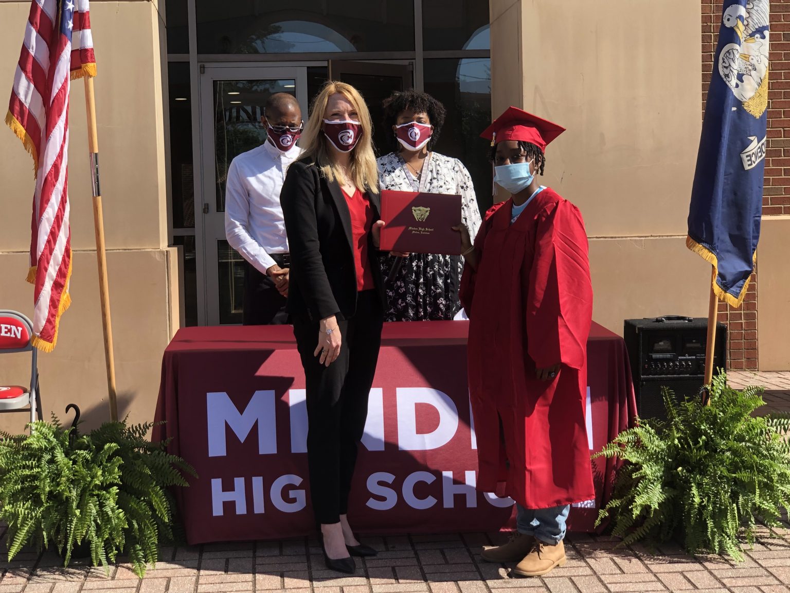 Minden High School holds graduation ceremony for seniors enlisting in