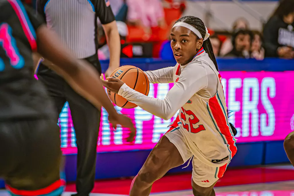 Women’s college basketball: Louisiana Tech routs FIU, winning streak at 11